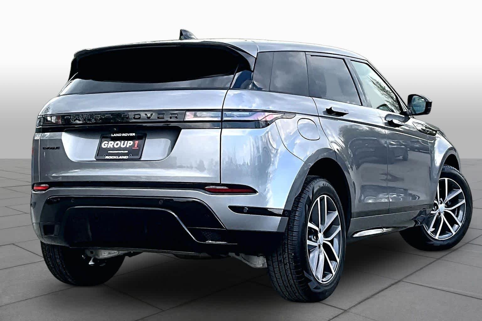 Used 2026 Eiger Grey Metallic Land Rover Dynamic SE image 25