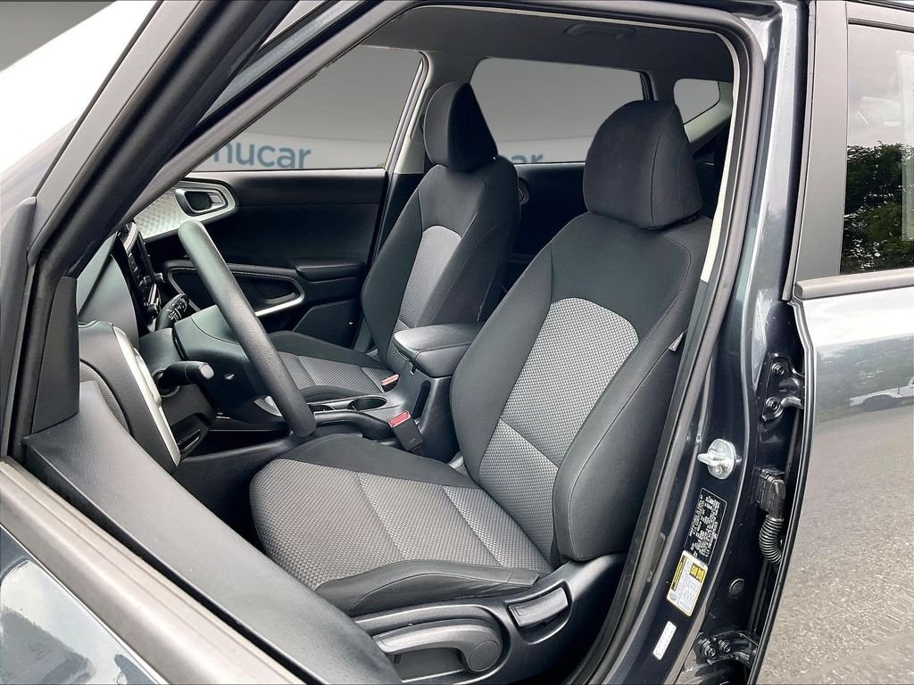 Used 2024 Gravity Gray Kia LX image 9