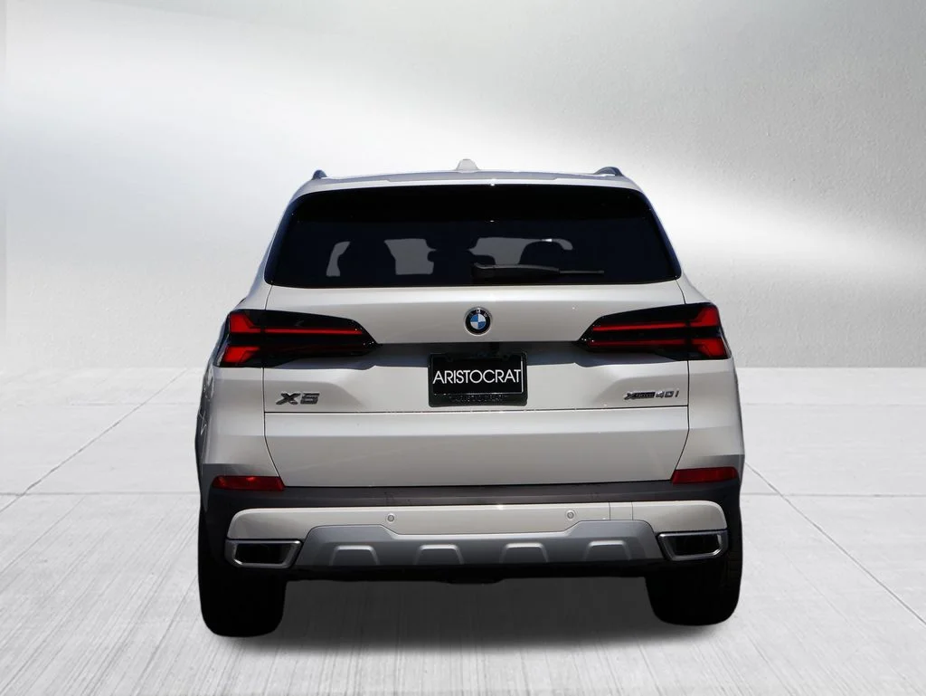 New 2026 Mineral White Metallic BMW xDrive40i image 37