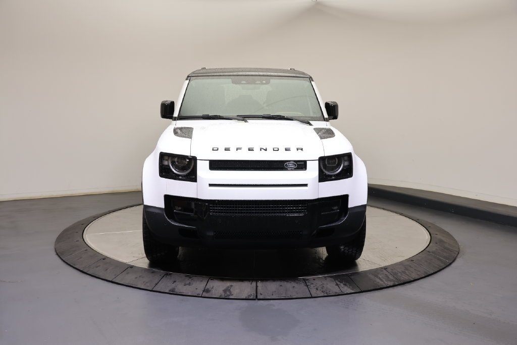 New 2026 Fuji White LAND ROVER S image 8