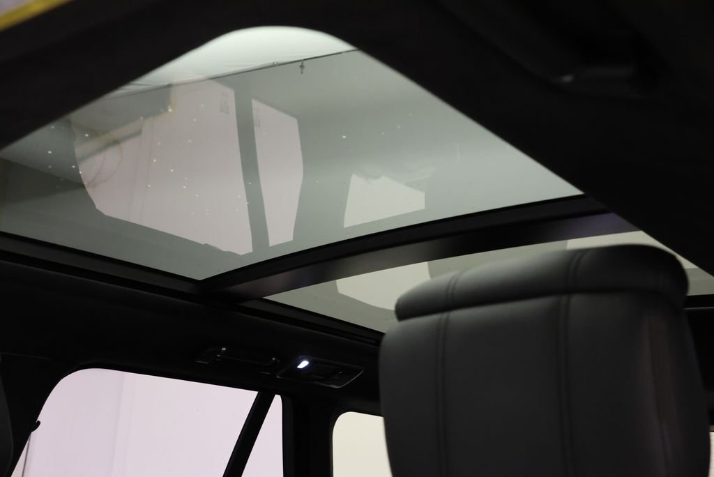 Used 2019  Land Rover 5.0L V8 Supercharged image 13