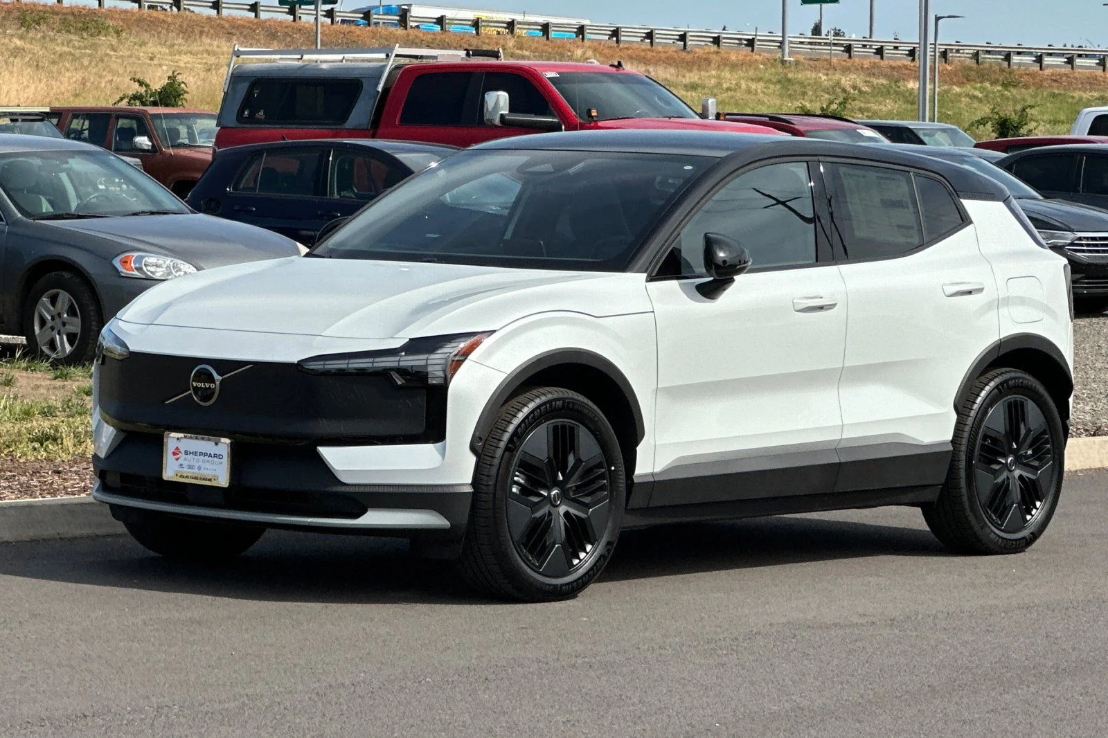 New 2026 Crystal White Volvo Ultra image 7