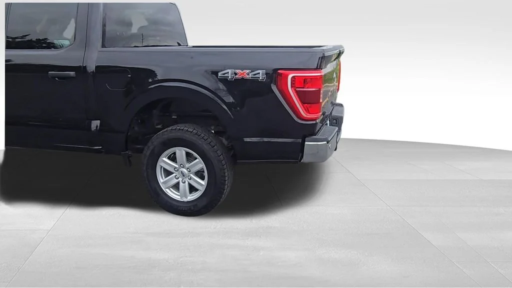 Used 2023 Black Ford XLT image 5