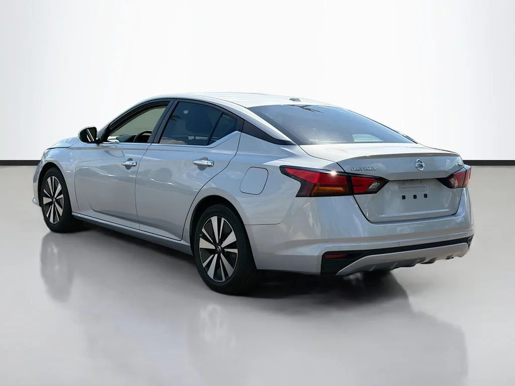 2022 Nissan Altima SV - Photo 8