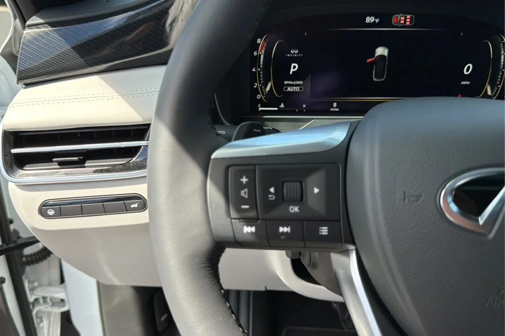 New 2027 2T RAD WHT INFINITI Sport AWD image 21