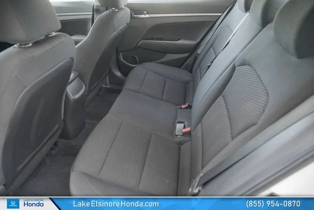 Used 2020 Quartz White Pearl Hyundai SE image 28