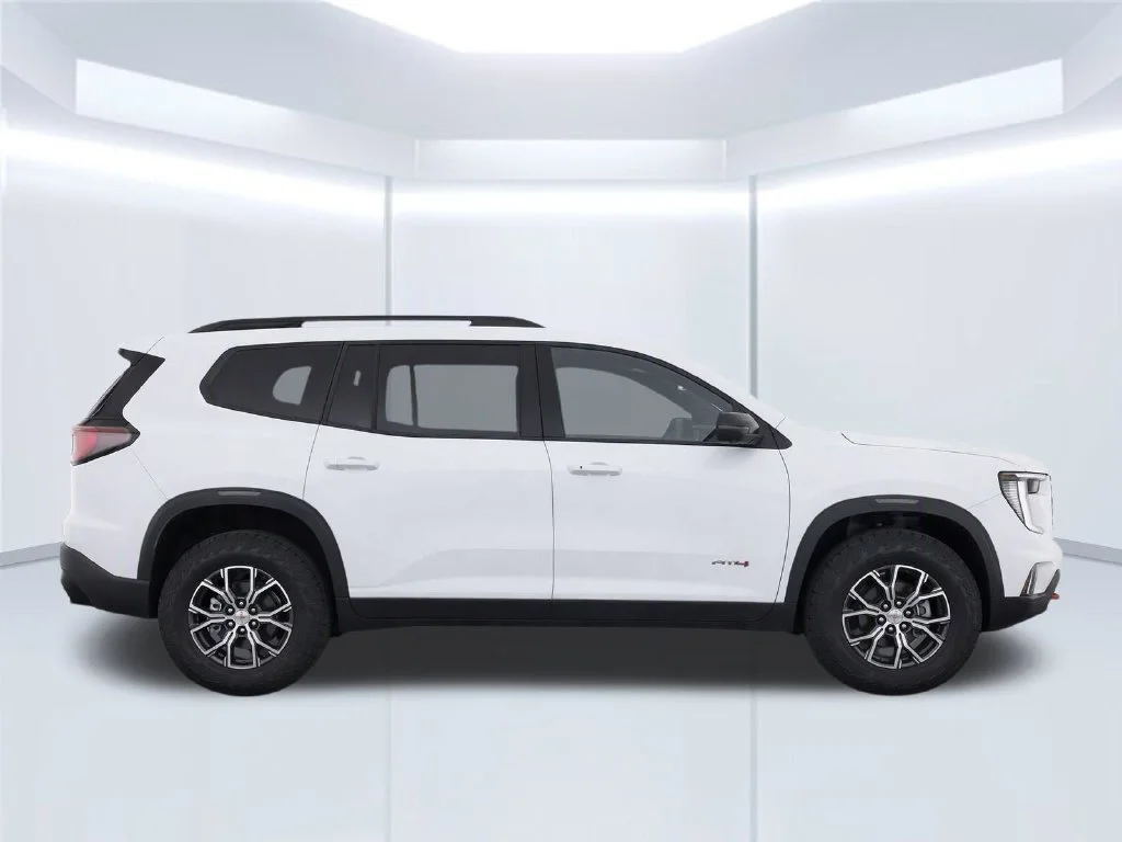 Used 2024 White GMC AT4 image 11