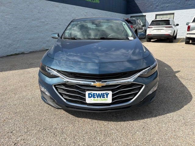 Used 2024 Lakeshore Blue Metallic Chevrolet LT image 8