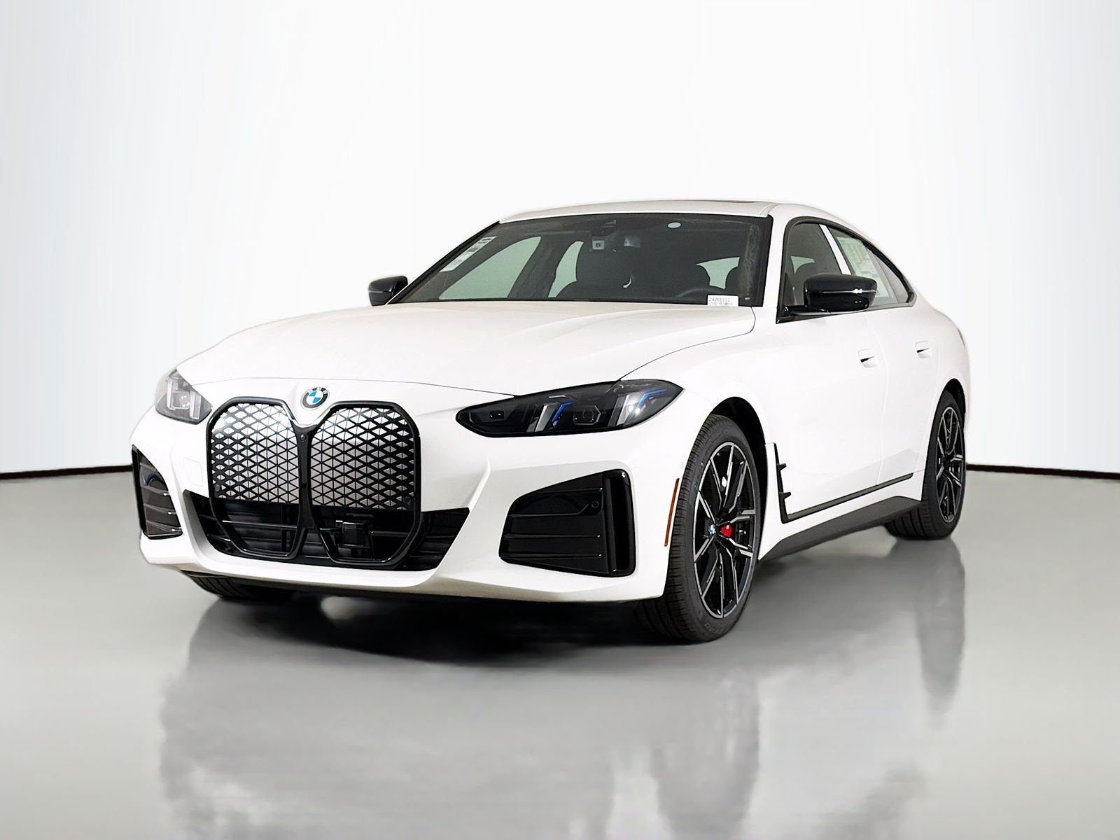 New 2026 Alpine White BMW eDrive40 image 3