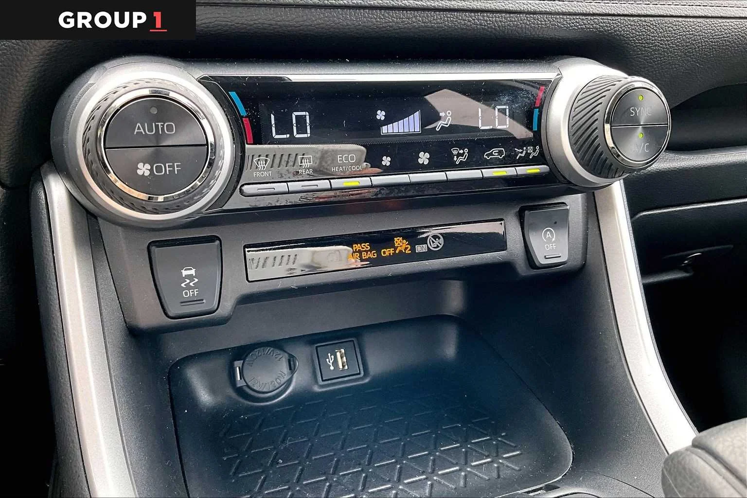 Used 2025 Midnight Black Metallic Toyota XLE image 36