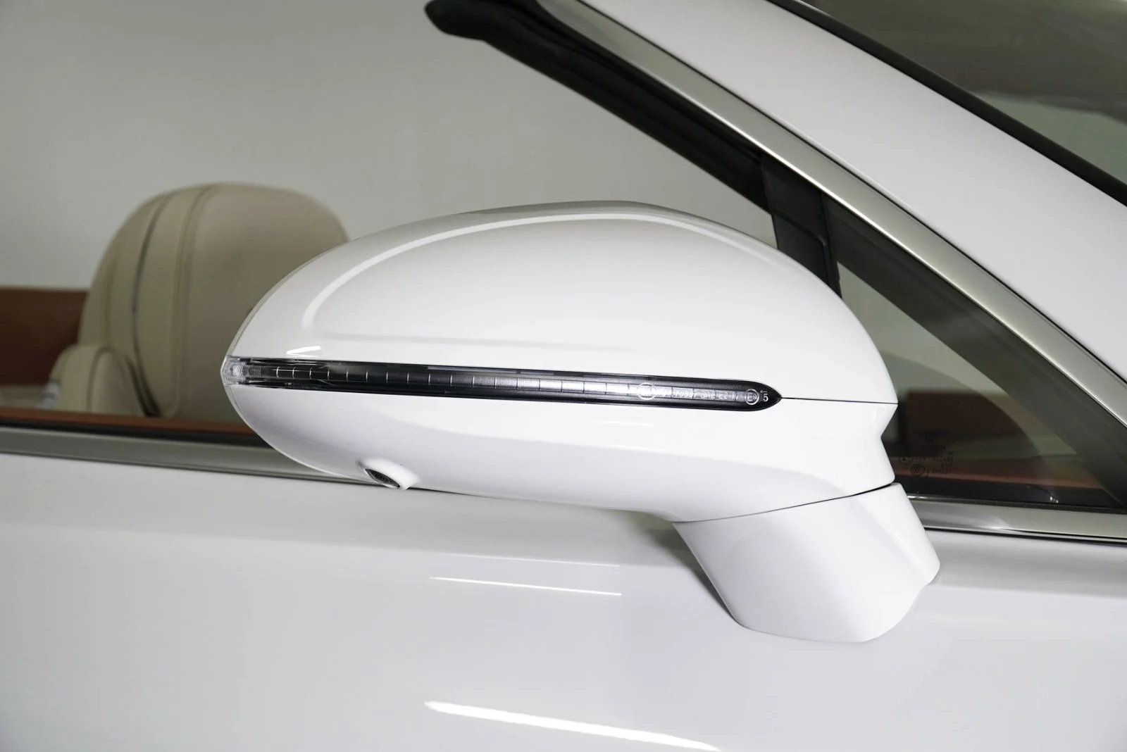 New 2026 White Bentley  image 10