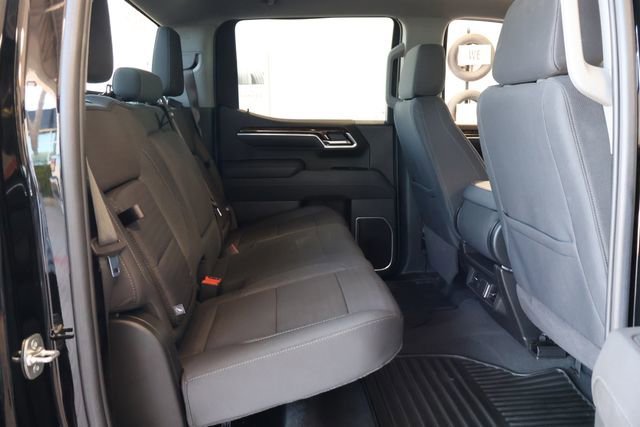 Used 2025 Onyx Black GMC Elevation image 21