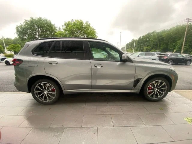 New 2026 Skyscraper Grey Metallic BMW xDrive40i image 6