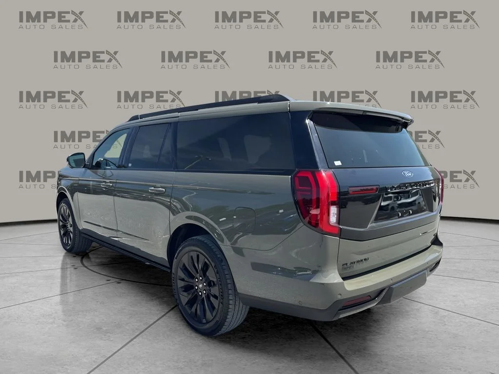 Used 2025 Green Ford Platinum image 3
