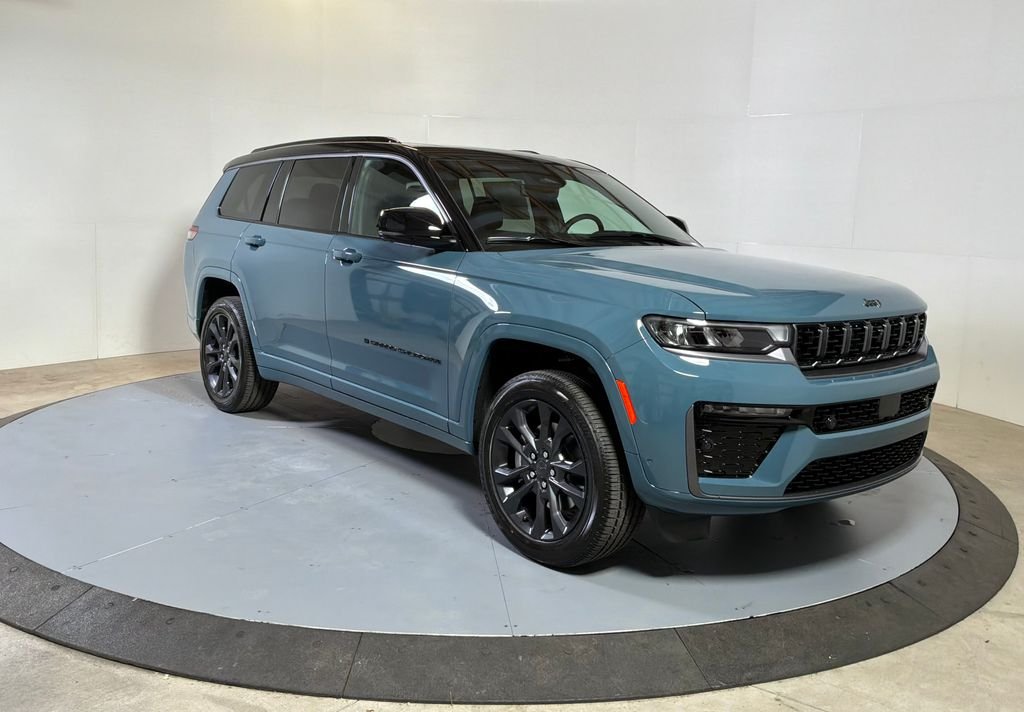 New 2026 Steel Blue Exterior Paint Jeep Limited Reserve image 3