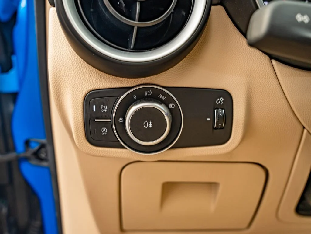 Used 2019 Misano Blue Metallic Alfa Romeo Ti image 20