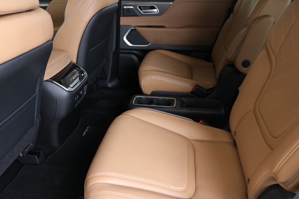 New 2026 RADIANT WHITE INFINITI Luxe 4WD image 29