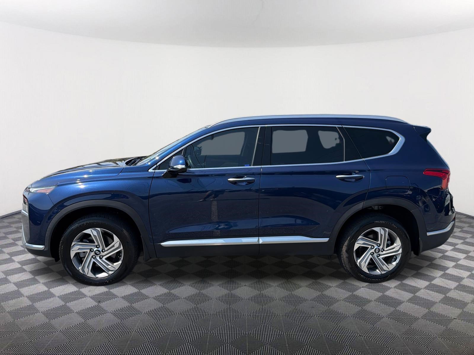 Used 2023 Stormy Sea Hyundai SEL image 4