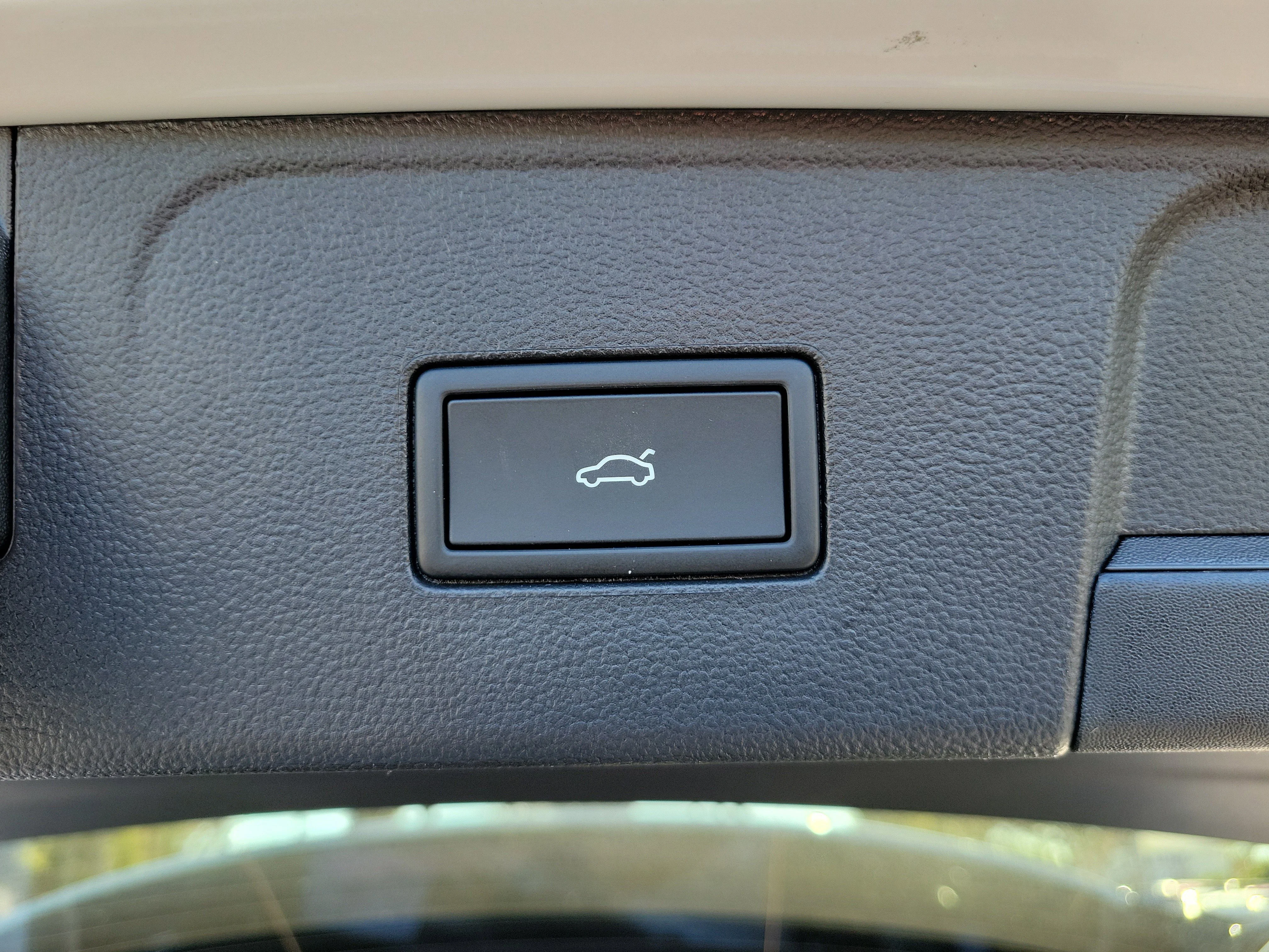 2026 Volkswagen Atlas SE w/Tech - Photo 14