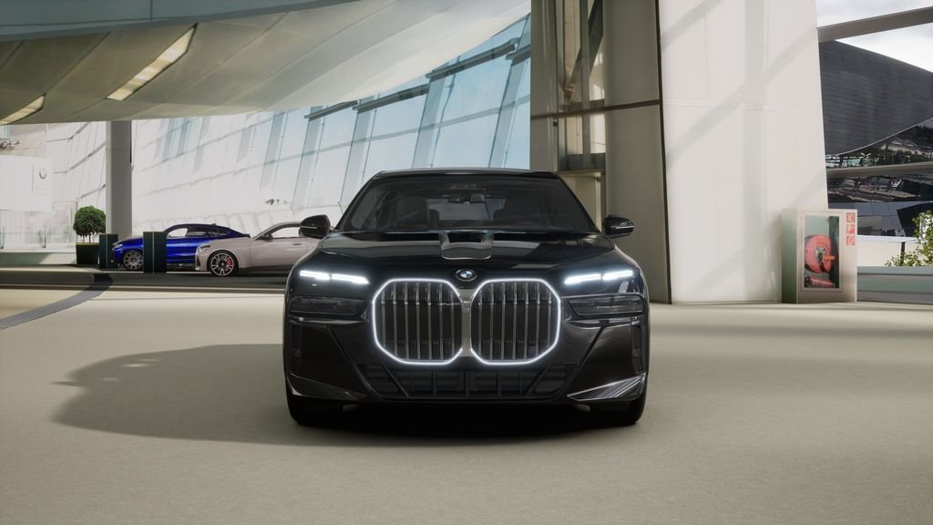 New 2026 Black Sapphire Metallic BMW 760i xDrive image 30