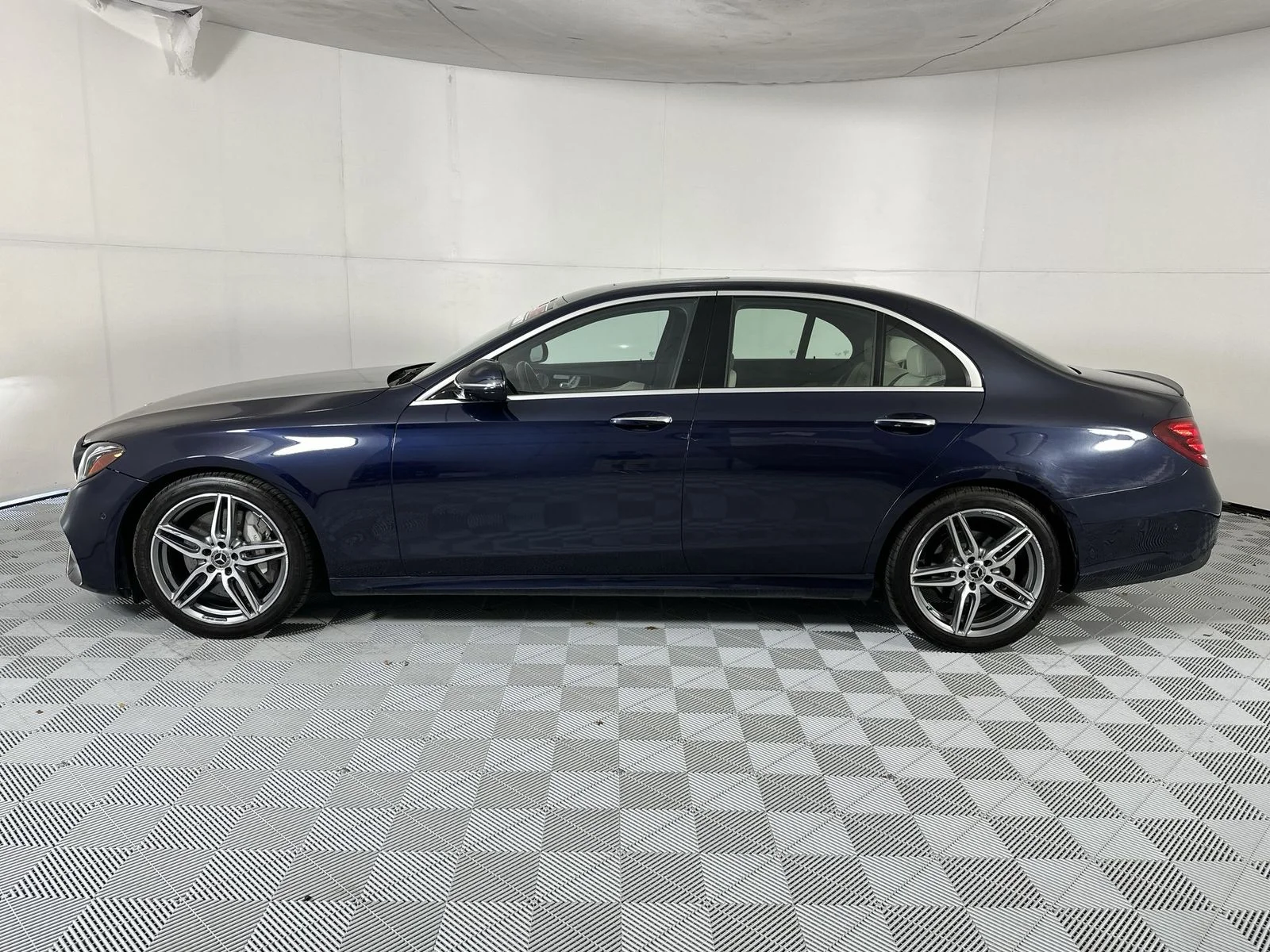 Used 2020 Blue Mercedes-Benz E 350 image 5