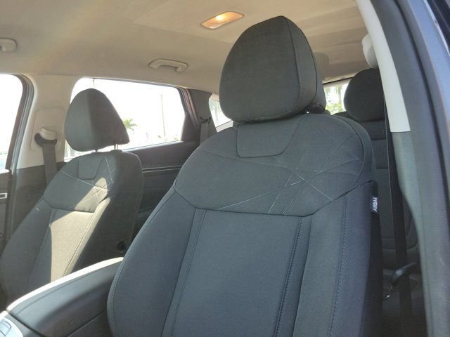 2023 Hyundai Tucson SE - Photo 12