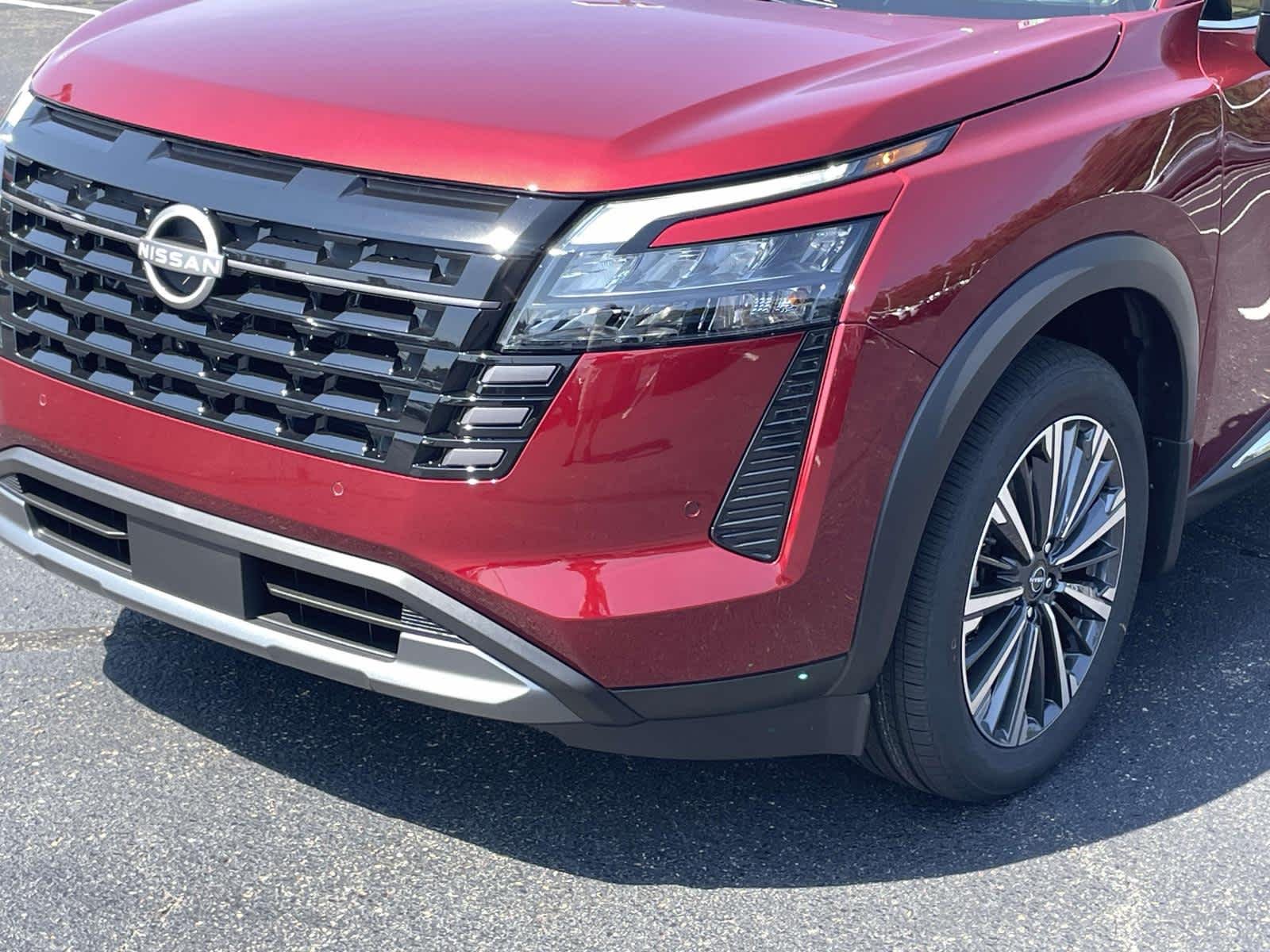 New 2026 Scarlet Ember Tintcoat Nissan Platinum image 13