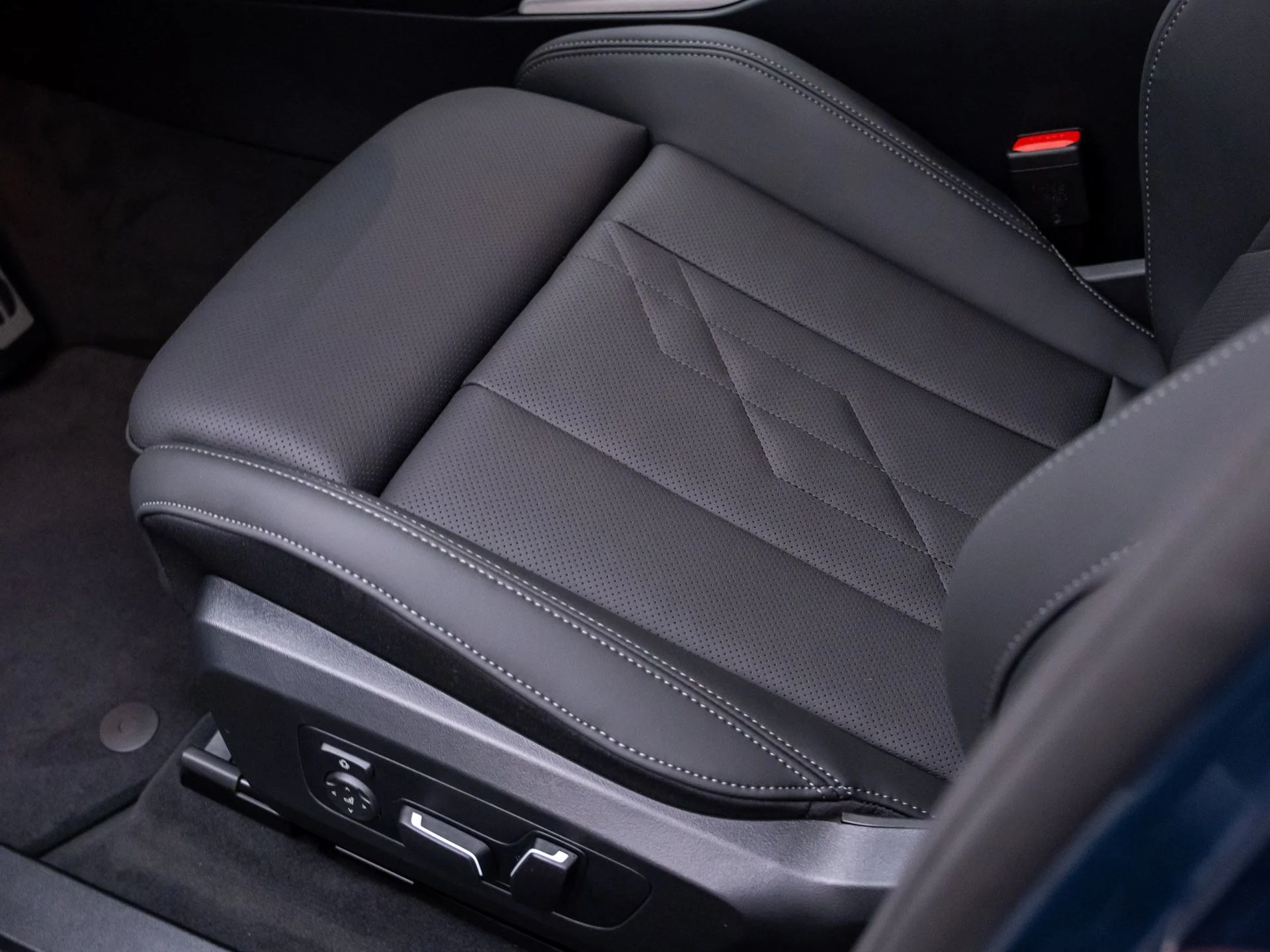 New 2026 Blue BMW 30 xDrive image 16
