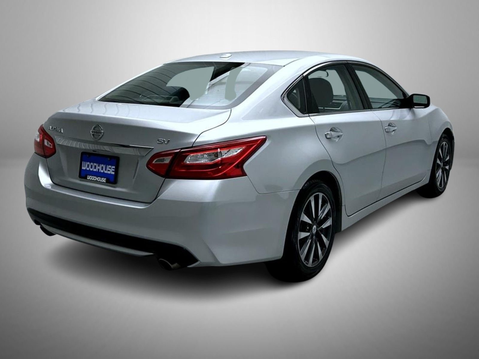 Used 2017 Silver Nissan 2.5 SV image 5