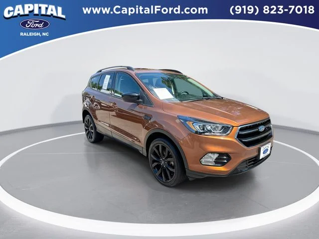 Used 2017 Ford Escape SE with VIN 1FMCU9GD6HUA19263 for sale in Greensboro, NC