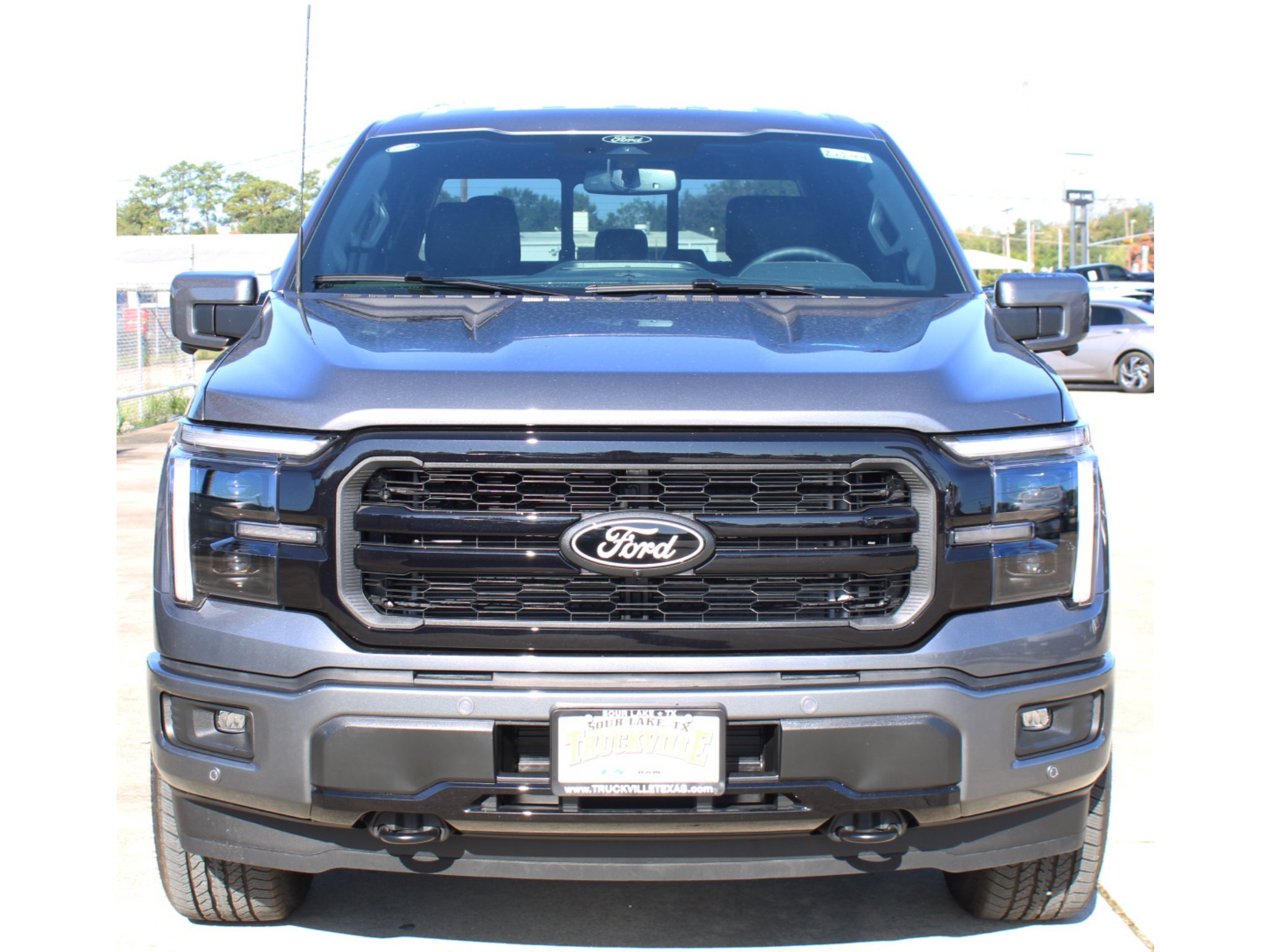 New 2026 Carbonized Gray Metallic Ford LARIAT image 27