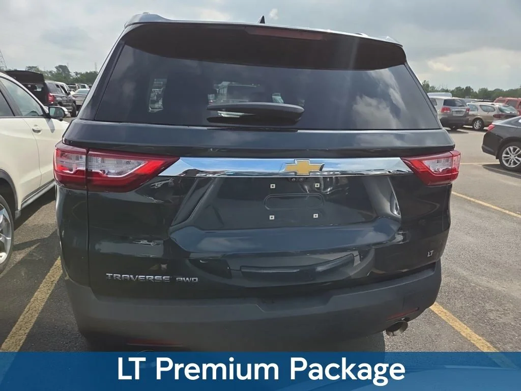 Used 2020 Gray Chevrolet 3LT image 3
