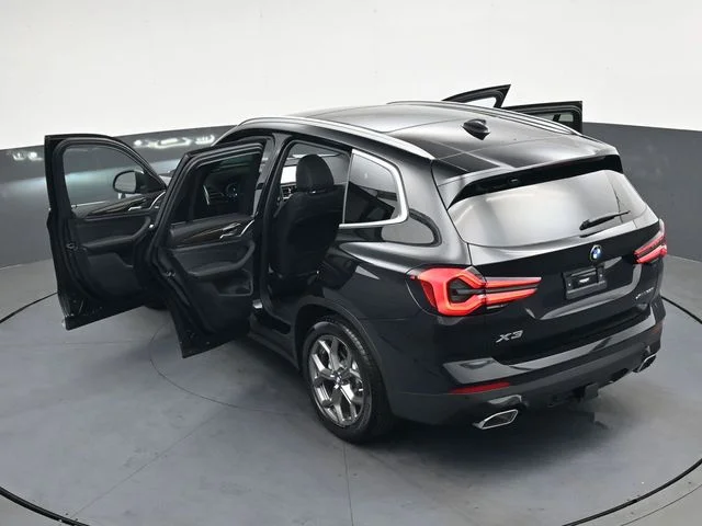 Used 2023 Black BMW xDrive30i image 45