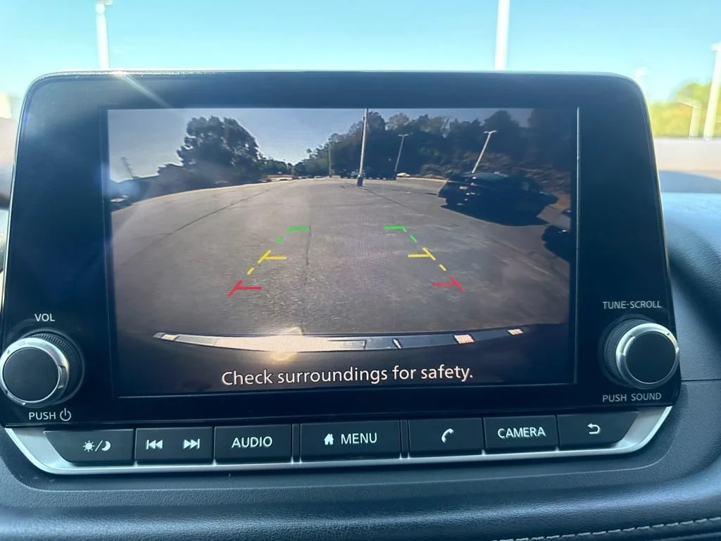 Used 2022 Gray Nissan SV image 23