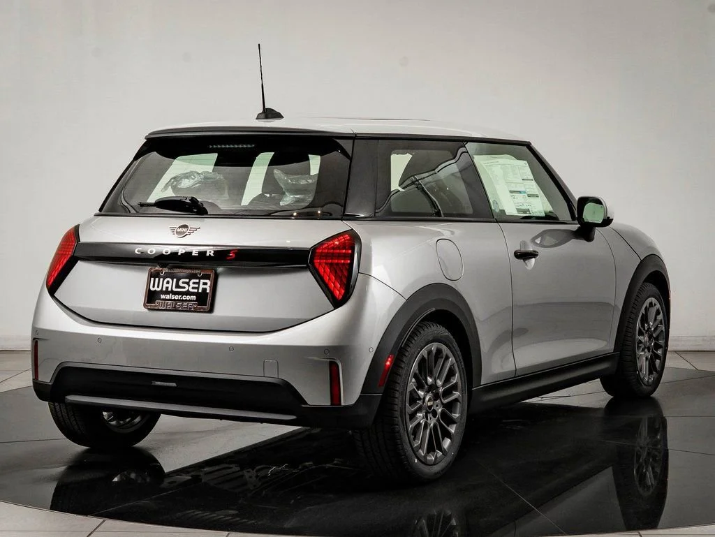 2026 MINI Hardtop 2 Door S - Photo 10