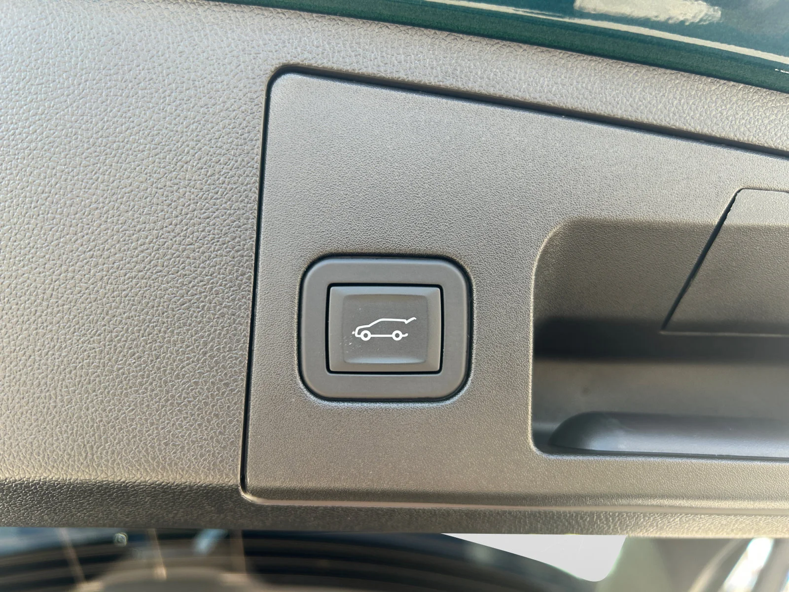 Used 2025 EMERALD LAKE GREEN Cadillac AWD Sport image 11