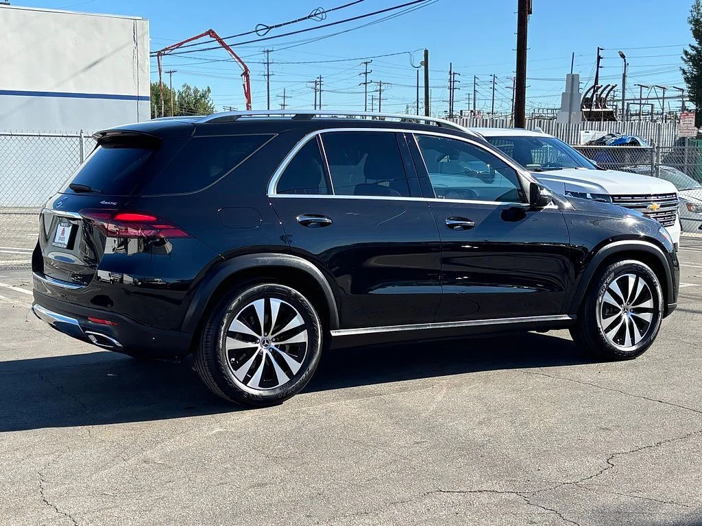 Used 2025 Black Mercedes-Benz GLE 450 4MATIC® image 3