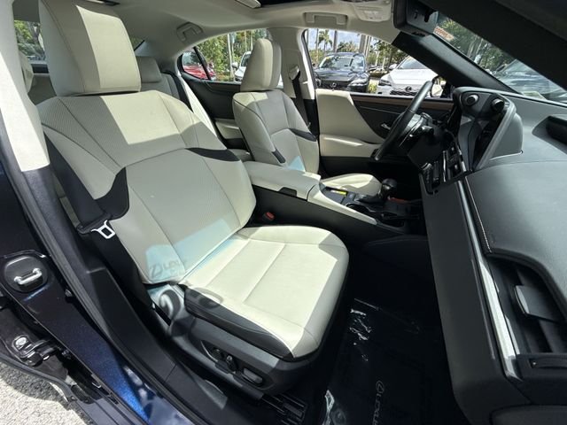 2025 Lexus ES 350 - Photo 26