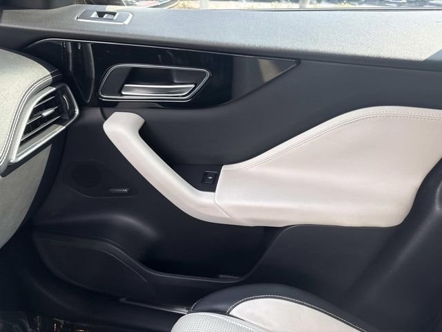 Used 2018 Black Jaguar 35t R-Sport image 23