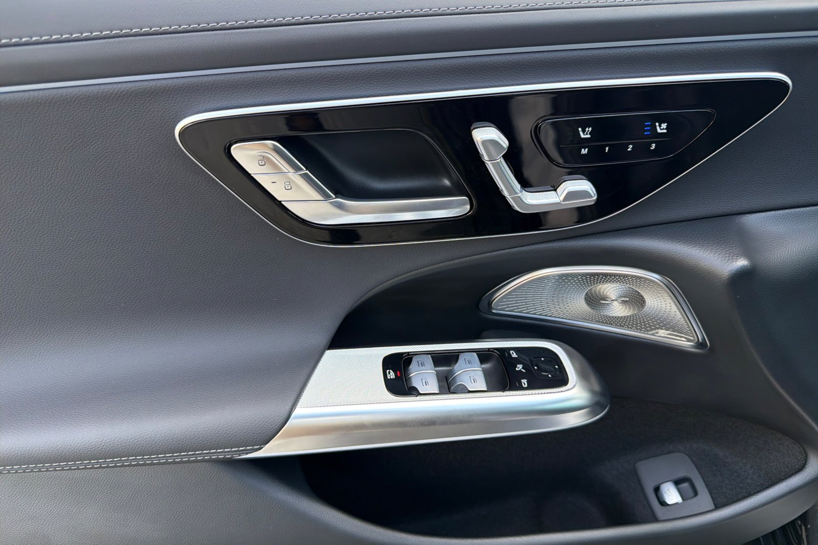 New 2027 Graphite Grey Metallic Mercedes-Benz E 350 image 25