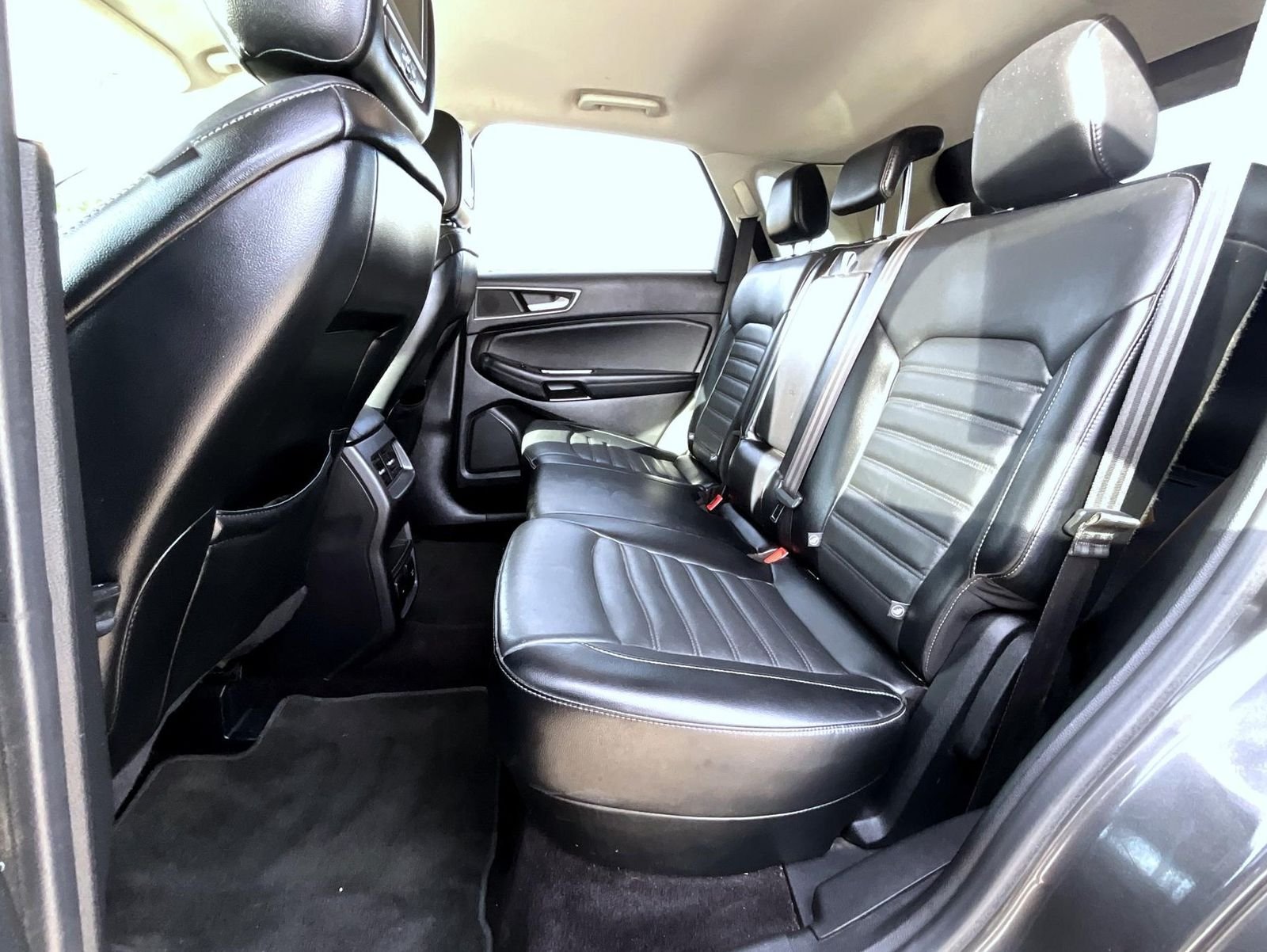 Used 2016 Gray Ford SEL image 23