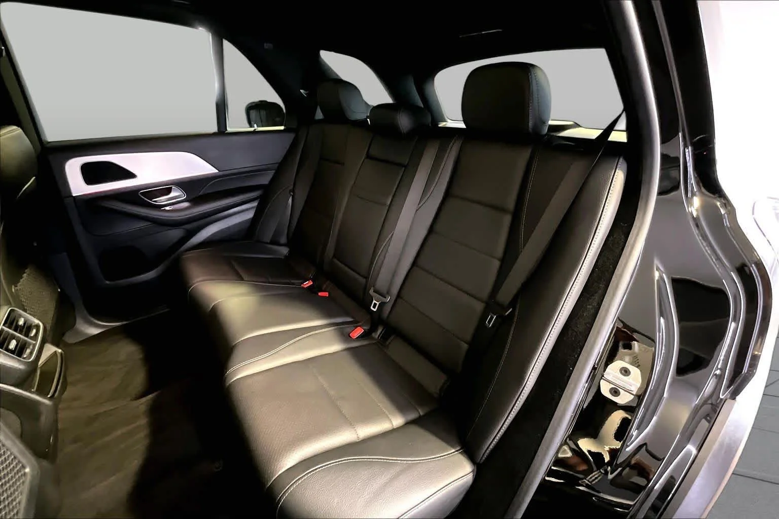 Used 2024 Black Mercedes-Benz GLE 450e Plug-In Hybrid image 21