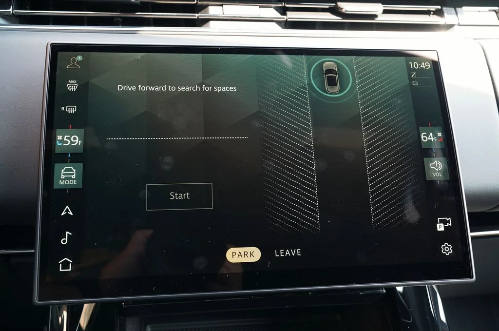 New 2026 Santorini Black Land Rover Dynamic SE image 30