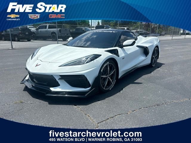 Used 2021 White Chevrolet Stingray image 1