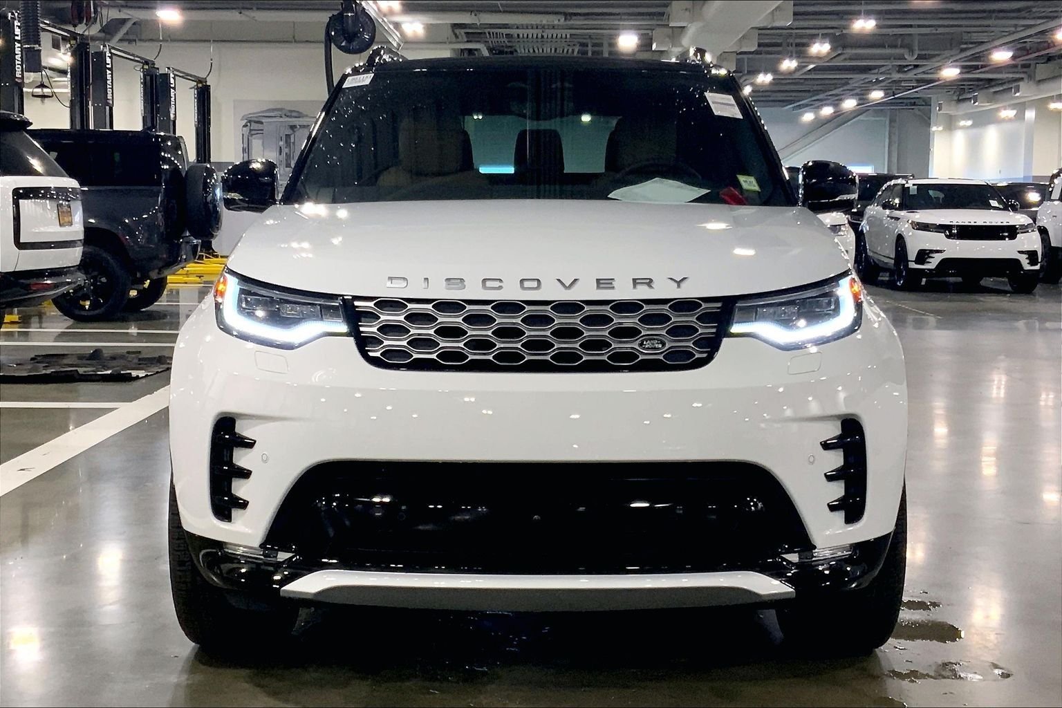 New 2026 Fuji White Land Rover Gemini Edition image 3