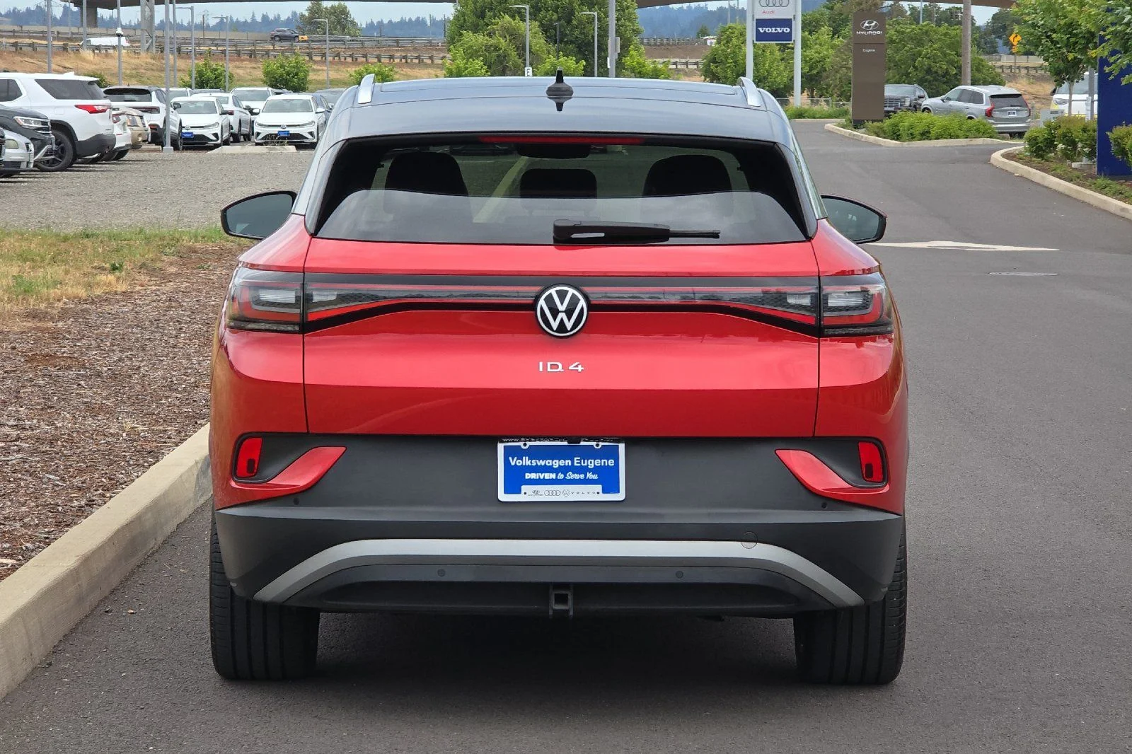 Used 2022 Red Volkswagen Pro S image 4