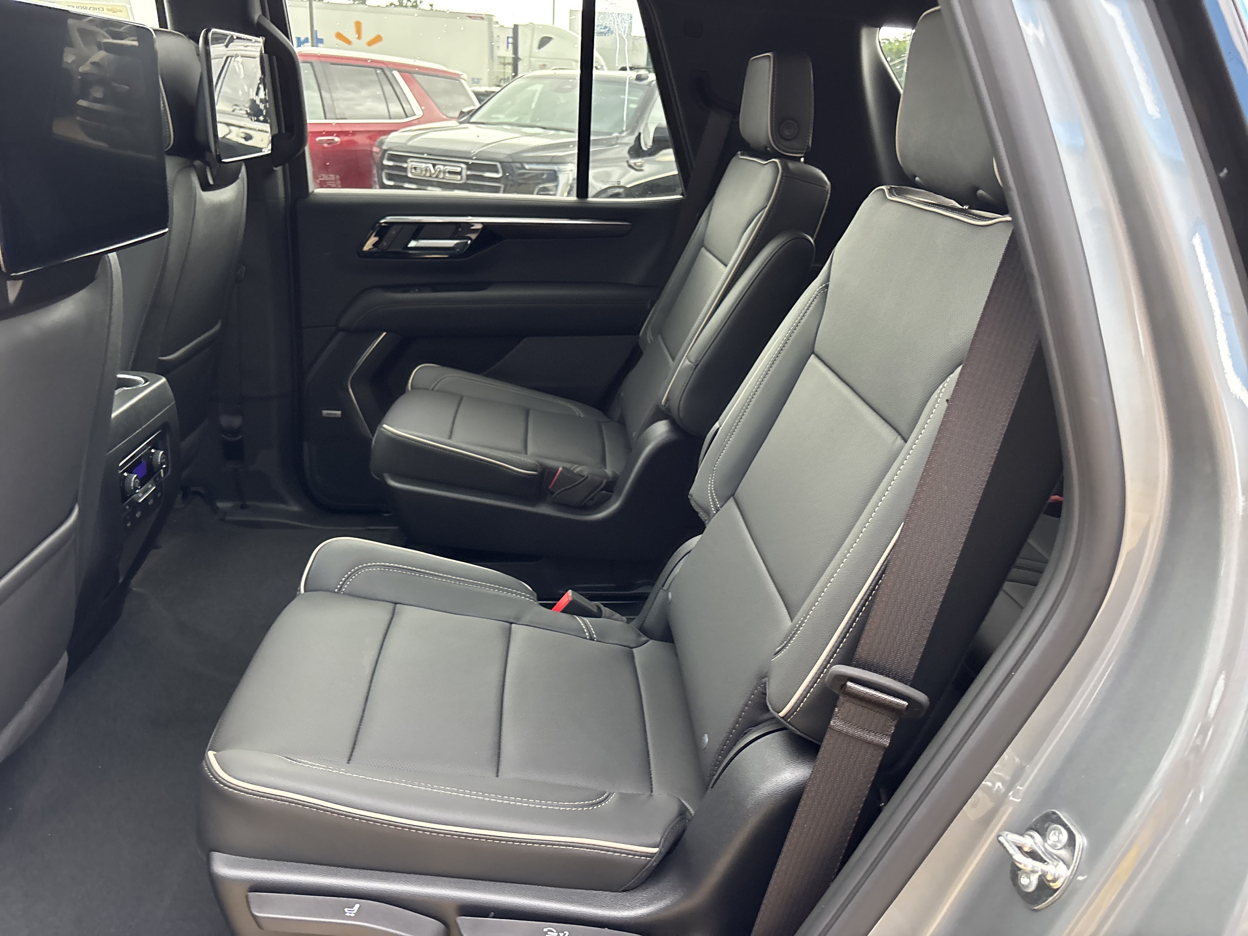 2026 Chevrolet Tahoe Premier - Photo 18