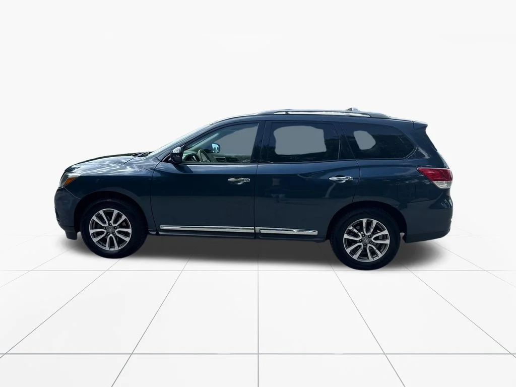Used 2013 Arctic Blue Nissan SL image 4