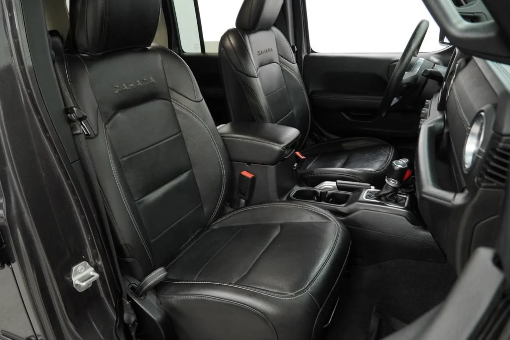 Used 2020 Gray Jeep Sahara 4x4 image 30