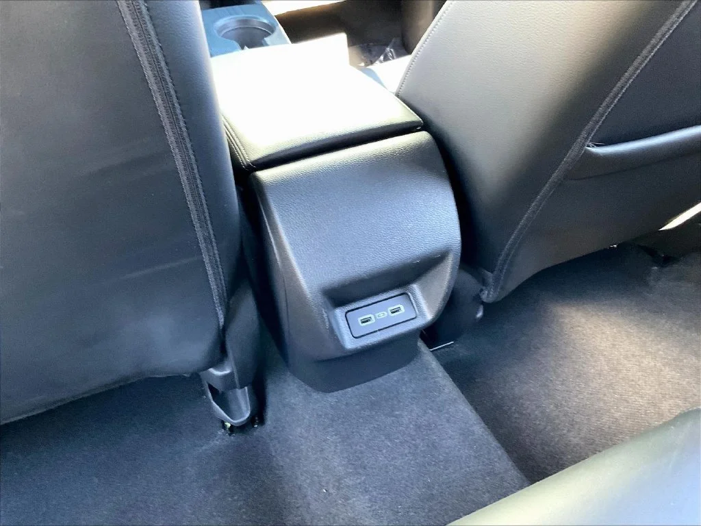 Used 2022 Platinum White Pearl Honda Sport Touring image 11